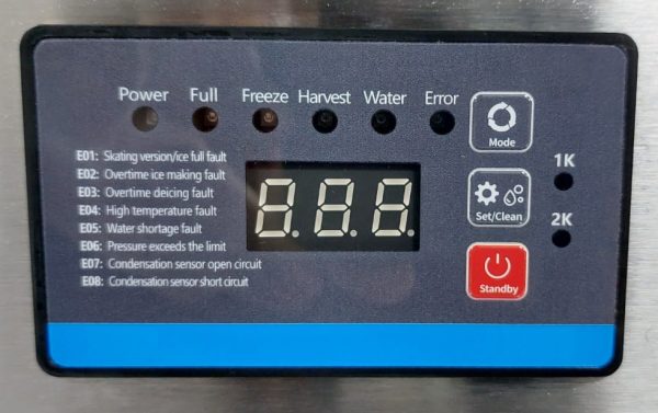 MAQUINA DE HIELO EN CUBOS PRODUCCION127 KG 24 HRS CON BIN DE ALMACENAMIENTO DE 36 KILOS APV ECV800306